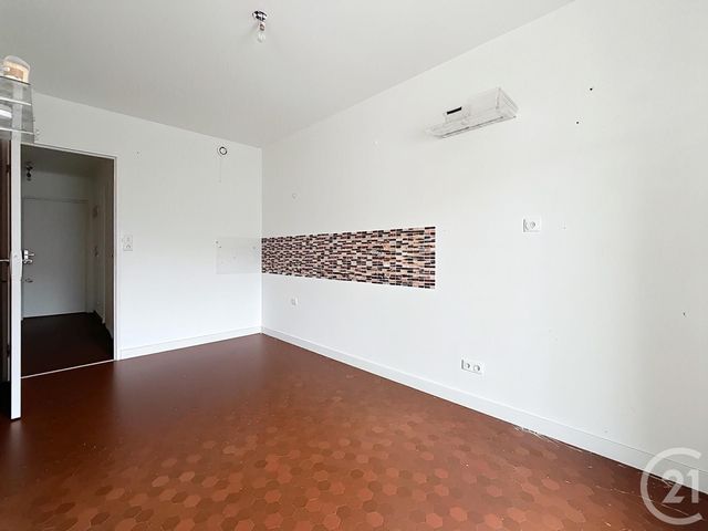 Appartement T2 à vendre - 2 pièces - 46.21 m2 - RILLIEUX LA PAPE - 69 - RHONE-ALPES - Century 21 Agence Du Camp
