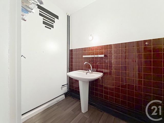 Appartement T2 à vendre - 2 pièces - 46.21 m2 - RILLIEUX LA PAPE - 69 - RHONE-ALPES - Century 21 Agence Du Camp