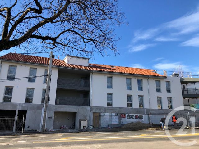 Afficher la photo en grand Appartement T4 à vendre - 4 pièces - 87.99 m2 - CALUIRE ET CUIRE - 69 - RHONE-ALPES - Century 21 Agence Du Camp