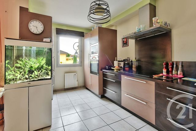 Appartement F3 à vendre - 3 pièces - 69.6 m2 - SATHONAY VILLAGE - 69 - RHONE-ALPES - Century 21 Agence Du Camp Appartement F3 à vendre - 3 pièces - 69.6 m2 - SATHONAY VILLAGE - 69 - RHONE-ALPES - Century 21 Agence Du Camp