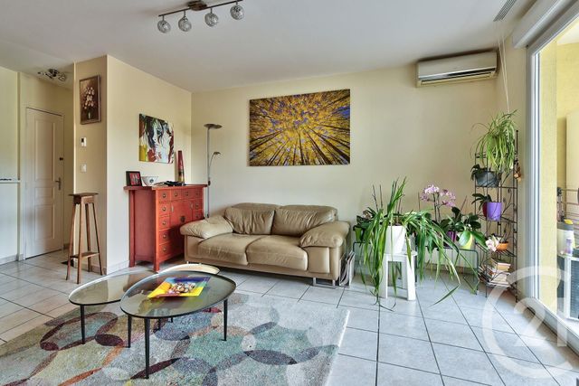Appartement F3 à vendre - 3 pièces - 69.6 m2 - SATHONAY VILLAGE - 69 - RHONE-ALPES - Century 21 Agence Du Camp Appartement F3 à vendre - 3 pièces - 69.6 m2 - SATHONAY VILLAGE - 69 - RHONE-ALPES - Century 21 Agence Du Camp