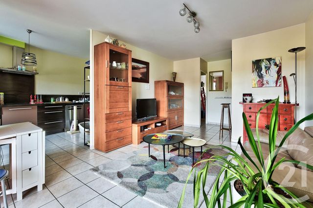 Appartement F3 à vendre - 3 pièces - 69.6 m2 - SATHONAY VILLAGE - 69 - RHONE-ALPES - Century 21 Agence Du Camp Appartement F3 à vendre - 3 pièces - 69.6 m2 - SATHONAY VILLAGE - 69 - RHONE-ALPES - Century 21 Agence Du Camp
