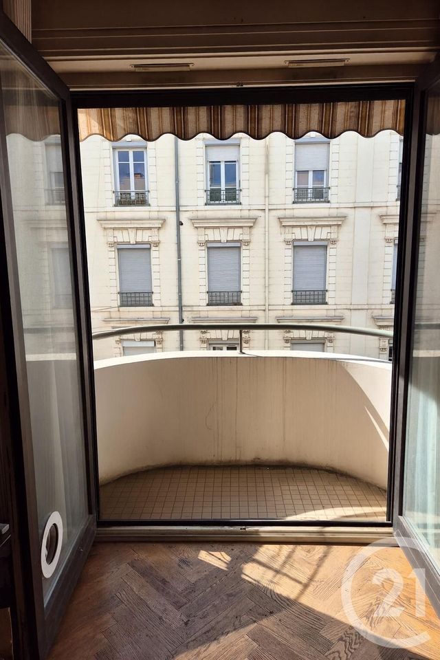 Appartement F3 bis à vendre - 3 pièces - 77.0 m2 - LYON - 69006 - RHONE-ALPES - Century 21 Agence Du Camp