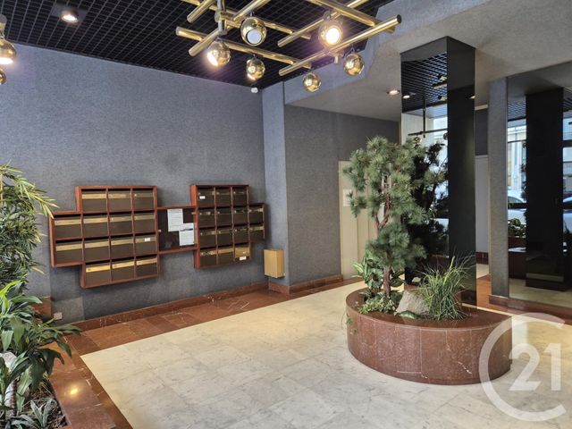 Appartement F3 bis à vendre - 3 pièces - 77.0 m2 - LYON - 69006 - RHONE-ALPES - Century 21 Agence Du Camp