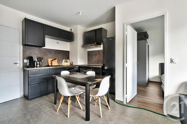 Appartement T3 à vendre - 2 pièces - 42.5 m2 - RILLIEUX LA PAPE - 69 - RHONE-ALPES - Century 21 Agence Du Camp