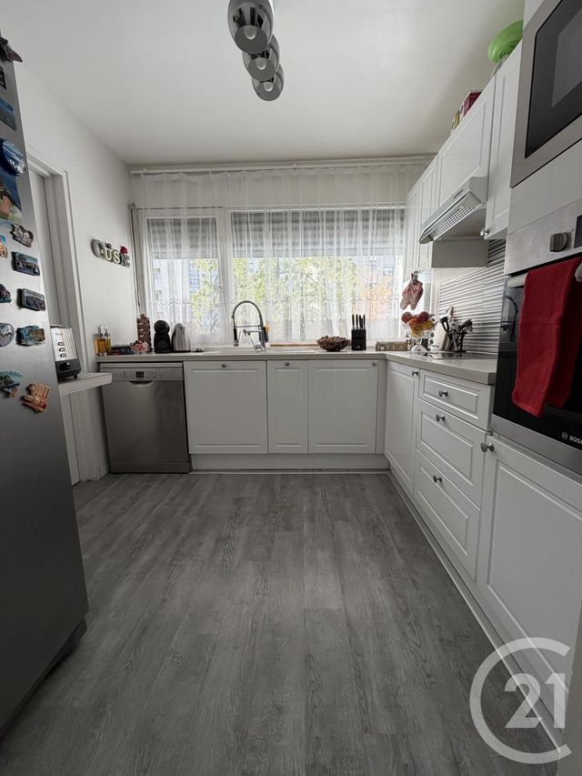 Appartement T4 à vendre - 4 pièces - 80.0 m2 - VILLEURBANNE - 69 - RHONE-ALPES - Century 21 Agence Du Camp