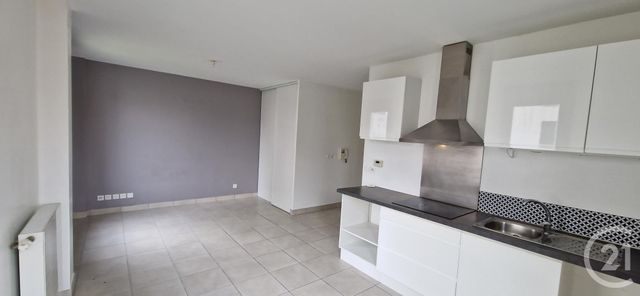 Appartement F1 à vendre - 1 pièce - 29.1 m2 - SATHONAY CAMP - 69 - RHONE-ALPES - Century 21 Agence Du Camp