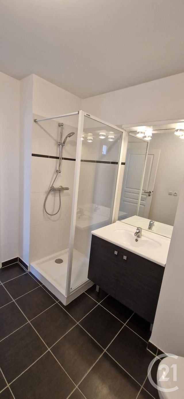 Appartement F1 à vendre - 1 pièce - 29.1 m2 - SATHONAY CAMP - 69 - RHONE-ALPES - Century 21 Agence Du Camp