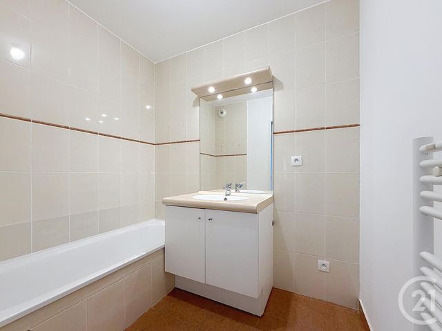 Appartement F4 à vendre - 4 pièces - 88.81 m2 - SATHONAY CAMP - 69 - RHONE-ALPES - Century 21 Agence Du Camp