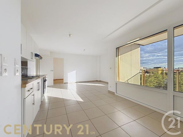 Appartement T3 à vendre - 3 pièces - 62.8 m2 - SATHONAY CAMP - 69 - RHONE-ALPES - Century 21 Agence Du Camp