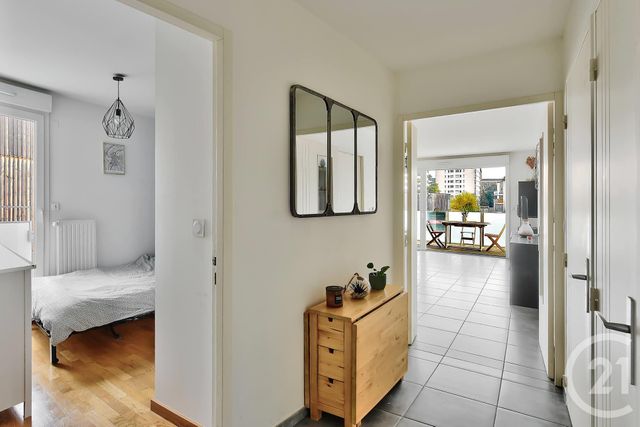 Appartement F3 à vendre - 3 pièces - 72.2 m2 - RILLIEUX LA PAPE - 69 - RHONE-ALPES - Century 21 Agence Du Camp