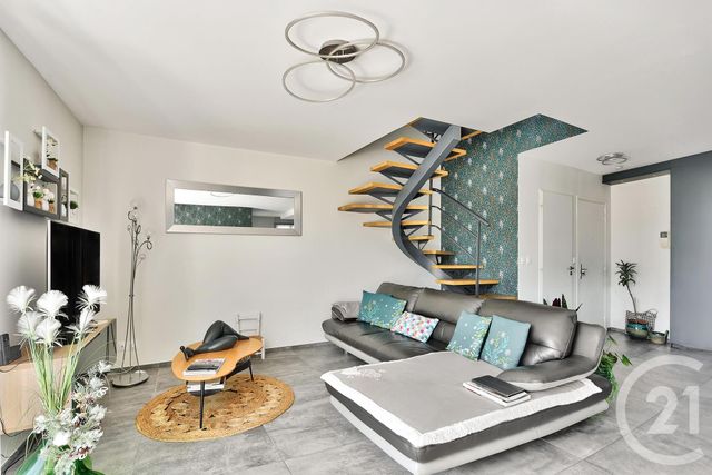 Appartement Duplex à vendre - 5 pièces - 96.0 m2 - NEUVILLE SUR SAONE - 69 - RHONE-ALPES - Century 21 Agence Du Camp