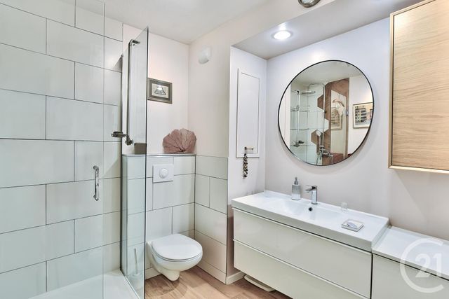 Appartement T2 à vendre - 2 pièces - 46.49 m2 - SATHONAY CAMP - 69 - RHONE-ALPES - Century 21 Agence Du Camp