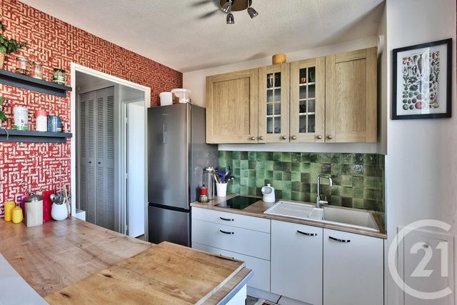 Appartement T2 à vendre - 2 pièces - 46.49 m2 - SATHONAY CAMP - 69 - RHONE-ALPES - Century 21 Agence Du Camp