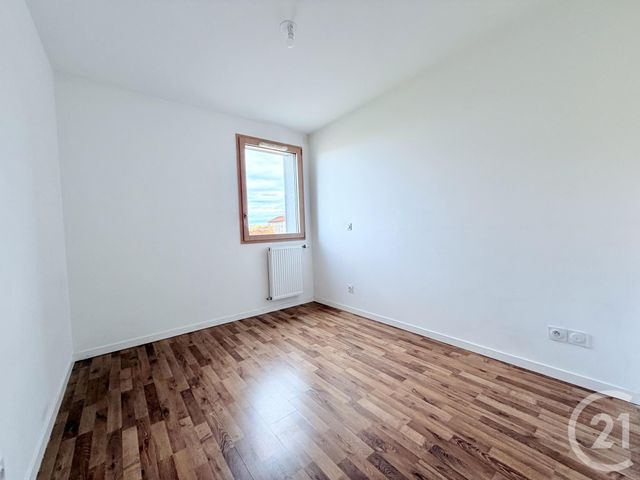 Afficher la photo en grand Appartement T3 à vendre - 3 pièces - 60.46 m2 - SATHONAY CAMP - 69 - RHONE-ALPES - Century 21 Agence Du Camp
