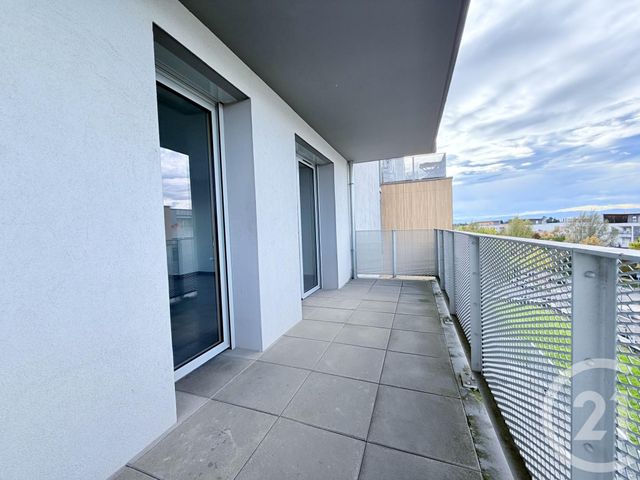 Afficher la photo en grand Appartement T3 à vendre - 3 pièces - 60.46 m2 - SATHONAY CAMP - 69 - RHONE-ALPES - Century 21 Agence Du Camp