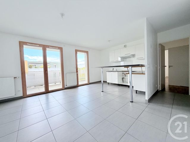 Afficher la photo en grand Appartement T3 à vendre - 3 pièces - 60.46 m2 - SATHONAY CAMP - 69 - RHONE-ALPES - Century 21 Agence Du Camp