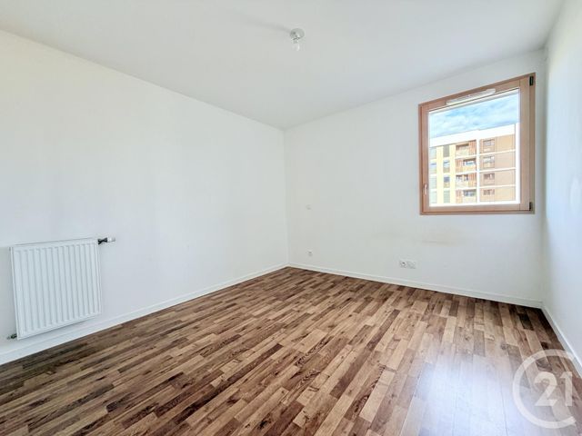 Afficher la photo en grand Appartement T3 à vendre - 3 pièces - 60.46 m2 - SATHONAY CAMP - 69 - RHONE-ALPES - Century 21 Agence Du Camp