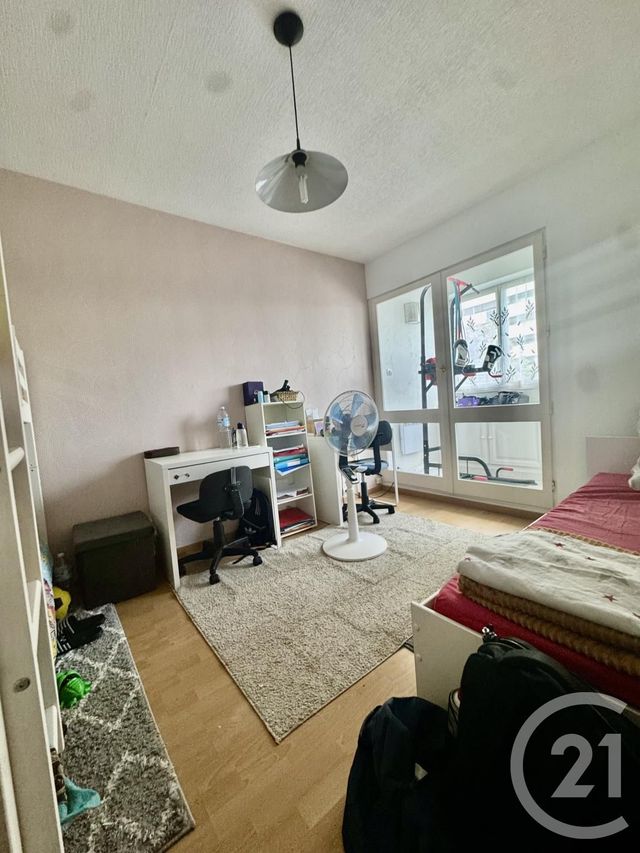 Appartement T5 à vendre - 5 pièces - 107.14 m2 - RILLIEUX LA PAPE - 69 - RHONE-ALPES - Century 21 Agence Du Camp