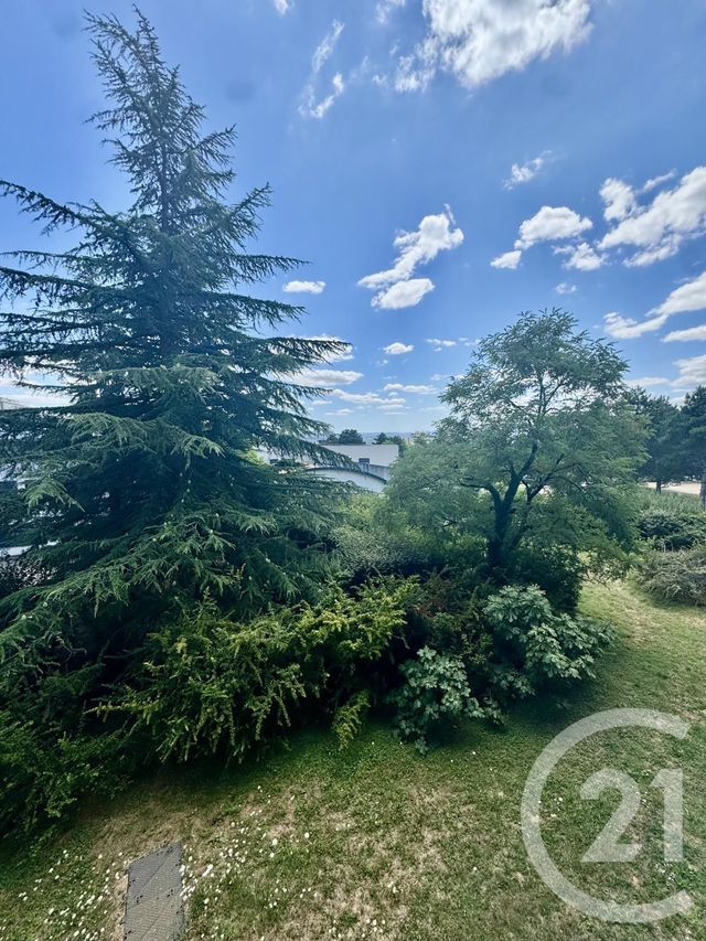 Appartement T5 à vendre - 5 pièces - 107.14 m2 - RILLIEUX LA PAPE - 69 - RHONE-ALPES - Century 21 Agence Du Camp