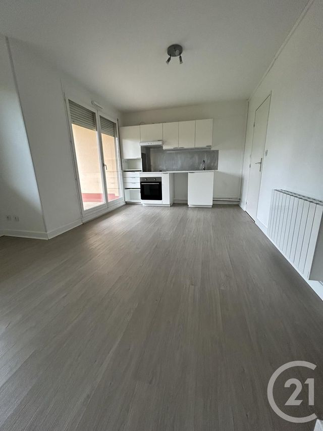 Appartement T2 à vendre - 2 pièces - 35.42 m2 - SATHONAY CAMP - 69 - RHONE-ALPES - Century 21 Agence Du Camp