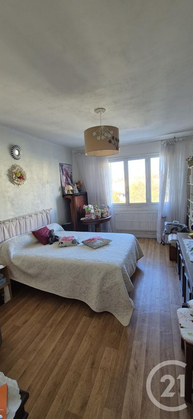 Appartement F4 à vendre - 4 pièces - 80.0 m2 - VILLEURBANNE - 69 - RHONE-ALPES - Century 21 Agence Du Camp