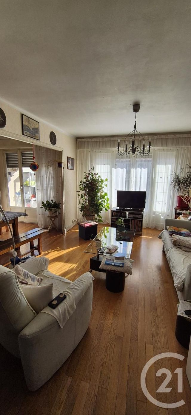 Appartement F4 à vendre - 4 pièces - 80.0 m2 - VILLEURBANNE - 69 - RHONE-ALPES - Century 21 Agence Du Camp
