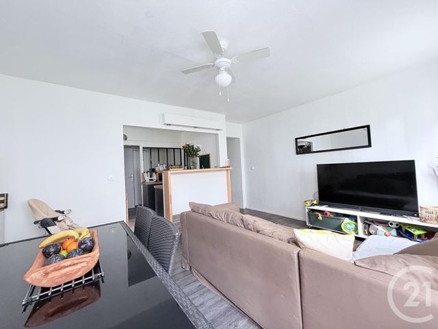 Appartement T3 à vendre - 4 pièces - 76.0 m2 - SATHONAY CAMP - 69 - RHONE-ALPES - Century 21 Agence Du Camp