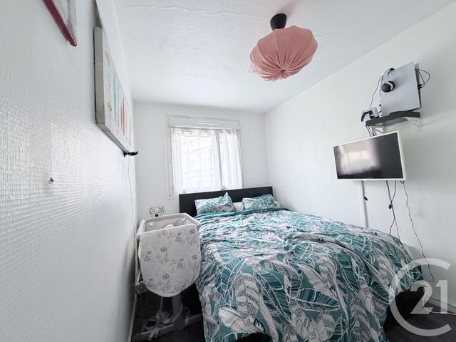 Appartement T3 à vendre - 4 pièces - 76.0 m2 - SATHONAY CAMP - 69 - RHONE-ALPES - Century 21 Agence Du Camp