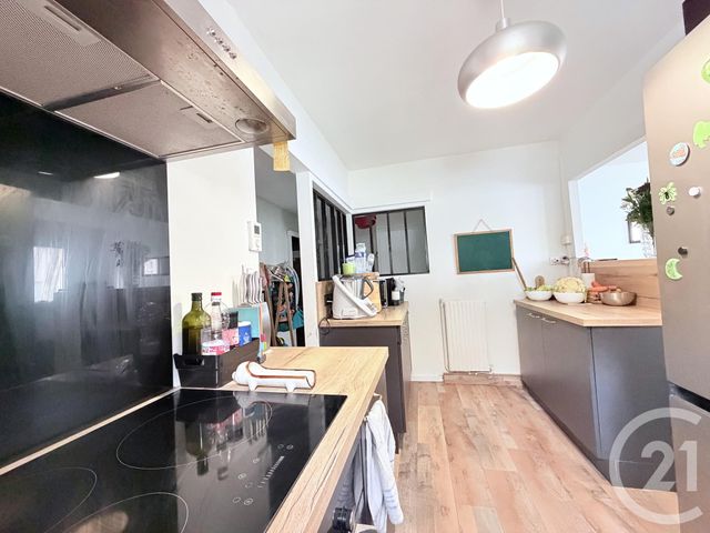 Appartement T3 à vendre - 4 pièces - 76.0 m2 - SATHONAY CAMP - 69 - RHONE-ALPES - Century 21 Agence Du Camp