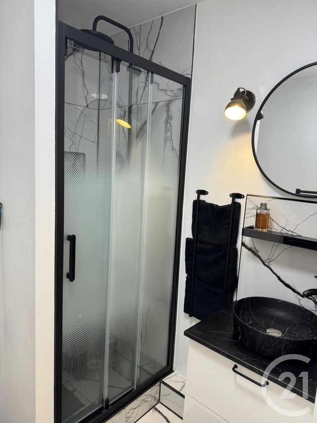 Appartement F2 à louer - 2 pièces - 42.25 m2 - LYON - 69001 - RHONE-ALPES - Century 21 Agence Du Camp