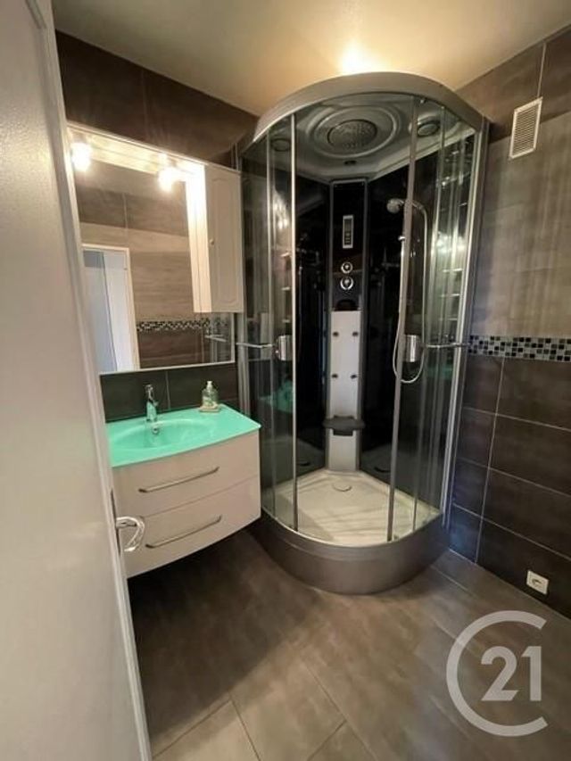 Appartement F3 à louer - 3 pièces - 60.0 m2 - FONTAINES SUR SAONE - 69 - RHONE-ALPES - Century 21 Agence Du Camp