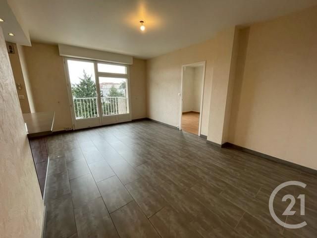 Appartement F3 à louer - 3 pièces - 60.0 m2 - FONTAINES SUR SAONE - 69 - RHONE-ALPES - Century 21 Agence Du Camp