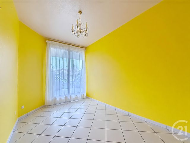 Appartement T3 à vendre - 3 pièces - 76.68 m2 - SATHONAY CAMP - 69 - RHONE-ALPES - Century 21 Agence Du Camp