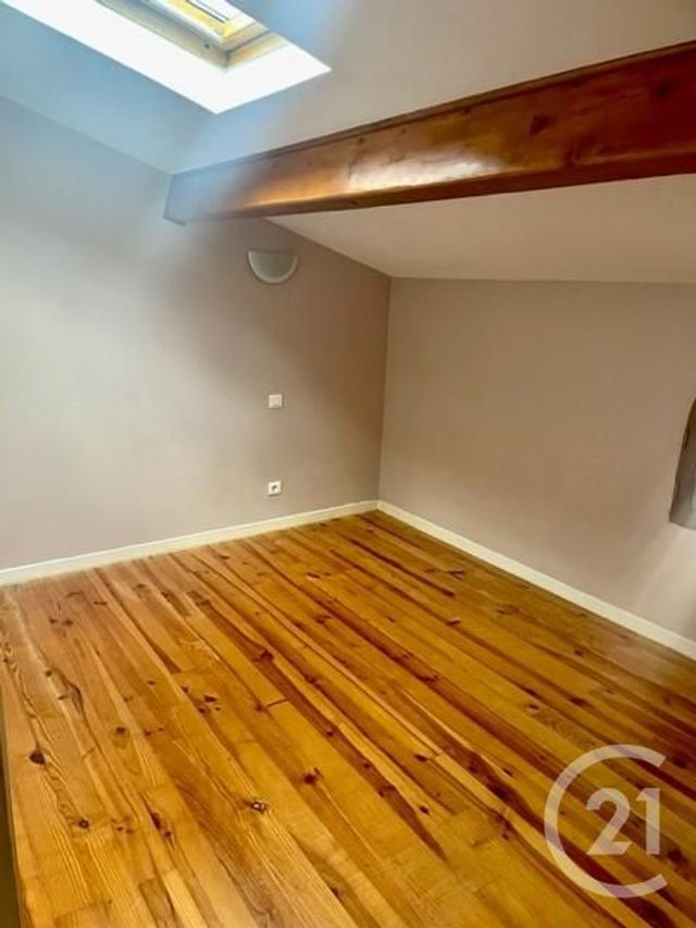 Appartement F3 à louer - 3 pièces - 78.0 m2 - GENAY - 69 - RHONE-ALPES - Century 21 Agence Du Camp