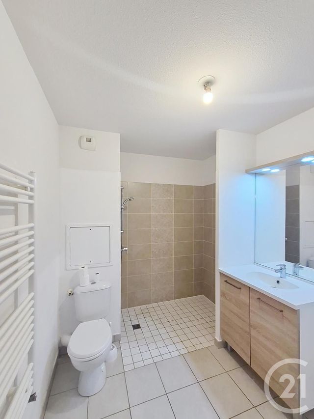 Appartement F2 à louer - 2 pièces - 39.25 m2 - VENISSIEUX - 69 - RHONE-ALPES - Century 21 Agence Du Camp