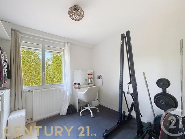 Appartement T3 à vendre - 3 pièces - 69.0 m2 - RILLIEUX LA PAPE - 69 - RHONE-ALPES - Century 21 Agence Du Camp