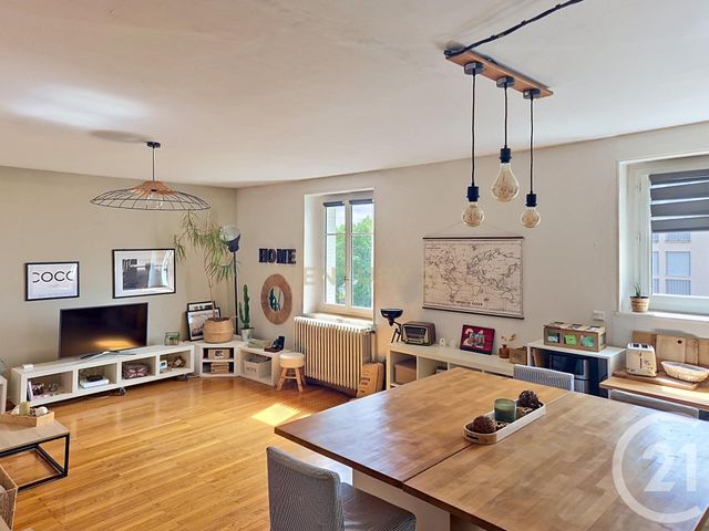 Appartement F4 à vendre - 4 pièces - 120.0 m2 - SATHONAY CAMP - 69 - RHONE-ALPES - Century 21 Agence Du Camp