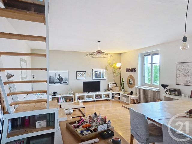 Appartement F4 à vendre - 4 pièces - 120.0 m2 - SATHONAY CAMP - 69 - RHONE-ALPES - Century 21 Agence Du Camp