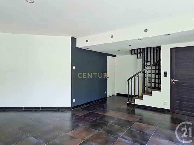Appartement Duplex à vendre - 4 pièces - 84.0 m2 - SATHONAY CAMP - 69 - RHONE-ALPES - Century 21 Agence Du Camp