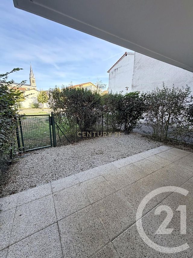Appartement F2 à vendre - 2 pièces - 40.76 m2 - RILLIEUX LA PAPE - 69 - RHONE-ALPES - Century 21 Agence Du Camp