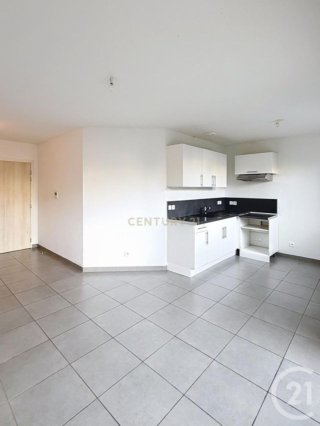 Appartement F2 à vendre - 2 pièces - 40.76 m2 - RILLIEUX LA PAPE - 69 - RHONE-ALPES - Century 21 Agence Du Camp