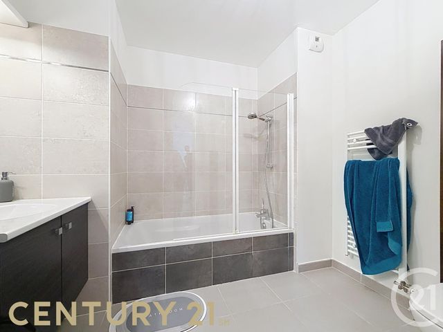 Appartement T2 à vendre - 2 pièces - 42.0 m2 - SATHONAY CAMP - 69 - RHONE-ALPES - Century 21 Agence Du Camp