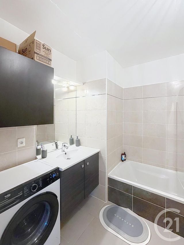 Appartement T2 à vendre - 2 pièces - 42.75 m2 - SATHONAY CAMP - 69 - RHONE-ALPES - Century 21 Agence Du Camp