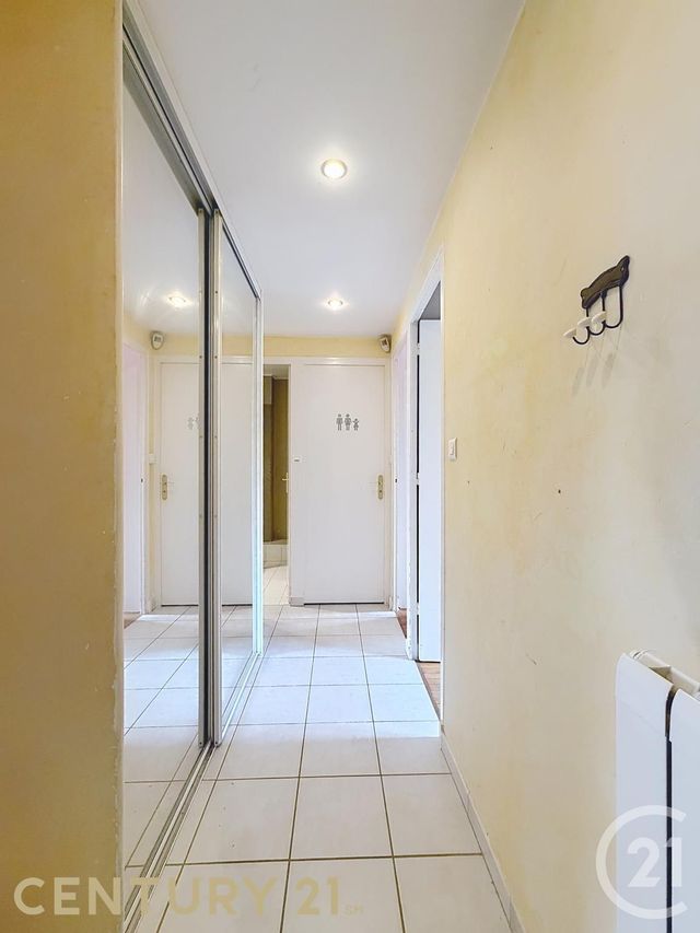 Appartement T3 à vendre - 3 pièces - 55.8 m2 - CALUIRE ET CUIRE - 69 - RHONE-ALPES - Century 21 Agence Du Camp