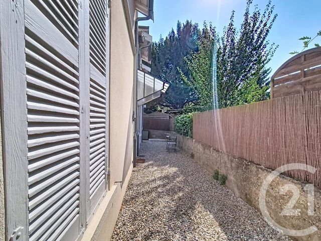 Appartement F2 à vendre - 2 pièces - 49.0 m2 - SATHONAY CAMP - 69 - RHONE-ALPES - Century 21 Agence Du Camp