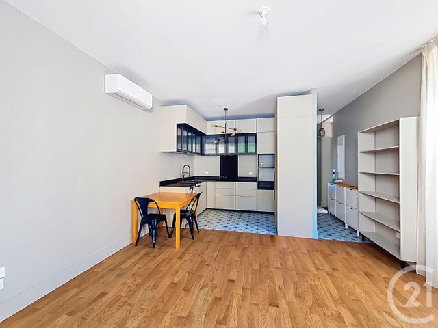 Appartement F2 à vendre - 2 pièces - 49.0 m2 - SATHONAY CAMP - 69 - RHONE-ALPES - Century 21 Agence Du Camp