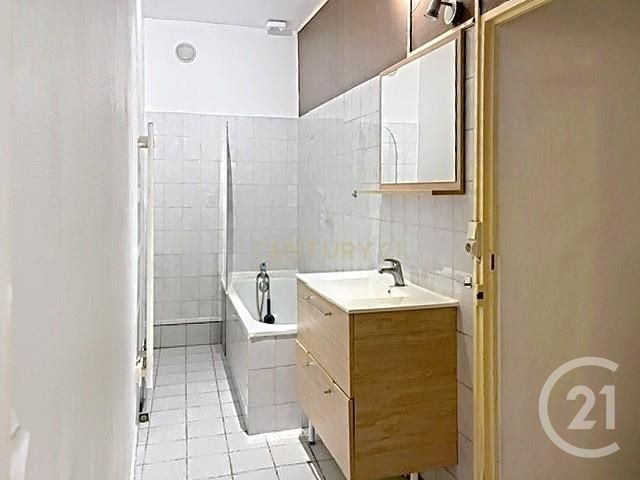Appartement T5 à louer - 4 pièces - 103.0 m2 - SATHONAY CAMP - 69 - RHONE-ALPES - Century 21 Agence Du Camp